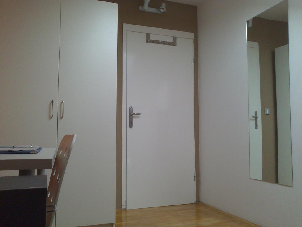 Rainbow Rooms Λιουμπλιάνα Δωμάτιο φωτογραφία